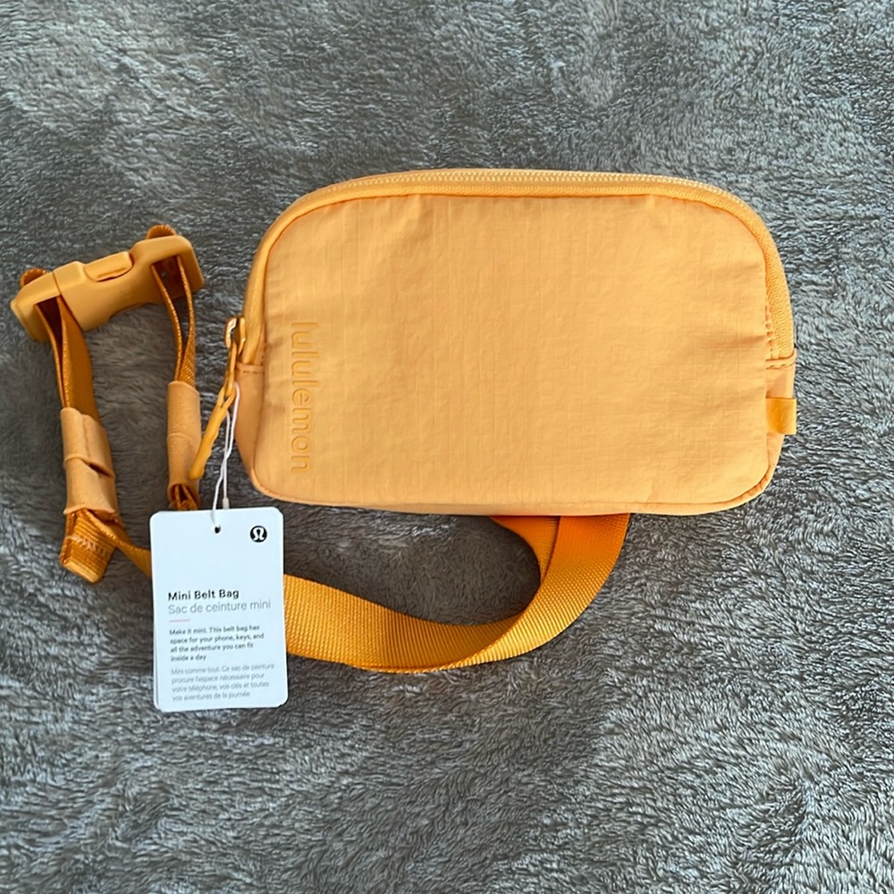 Lulu lemon NWT belt bag mini
